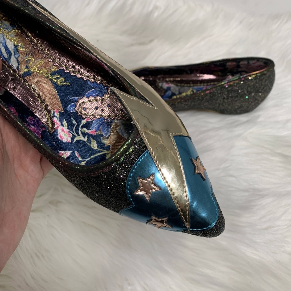 NIB Ground Control Irregular Choice - Picture 6 of 10